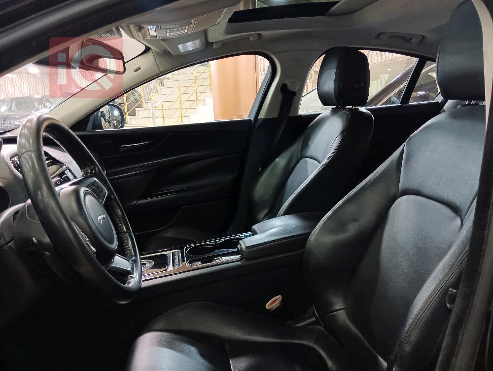 جاكوار XE